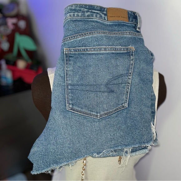 American Eagle Distressed Denim Shorts Size 14 - Picture 3 of 9